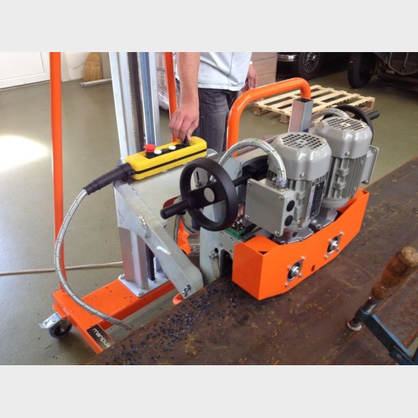 1940  - Bevelling machine UZ50 Triumph +3D MANIPULATOR, 400V, 50 Hz BEVL1030